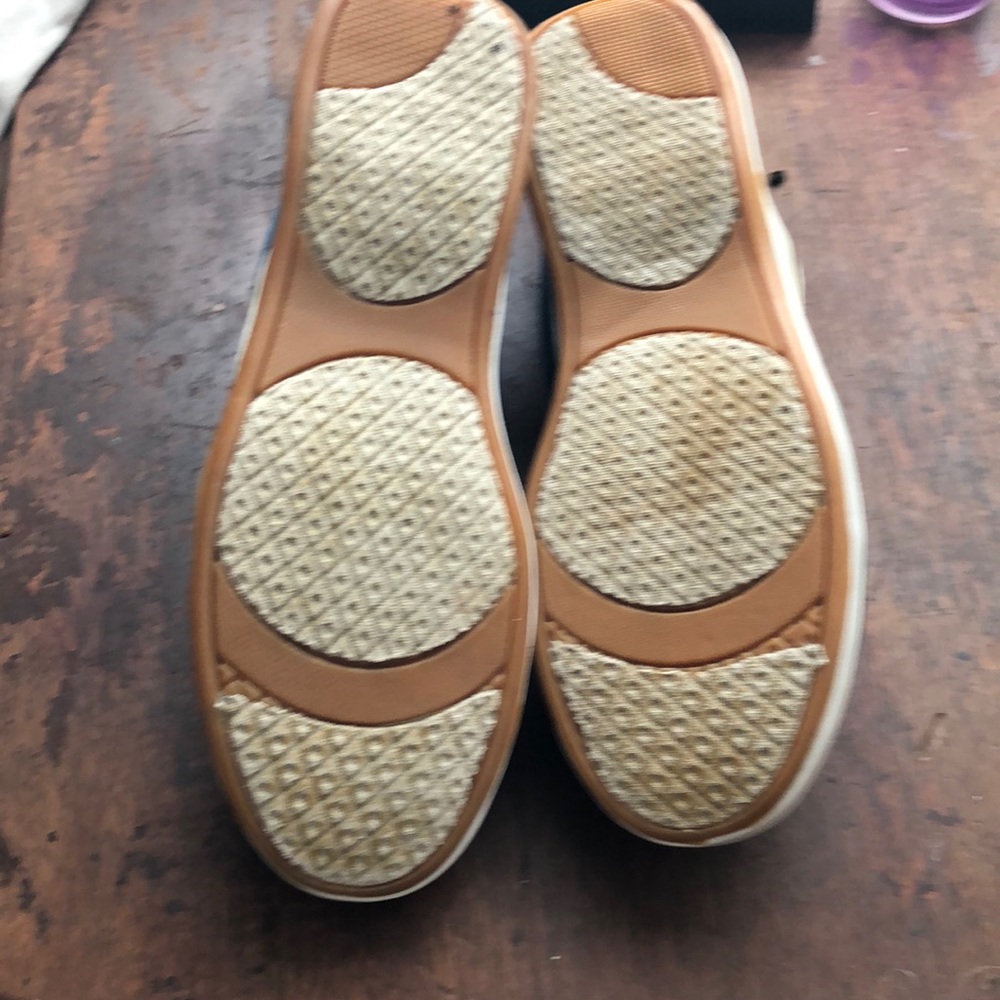 Shoes - Picture 2 of 3